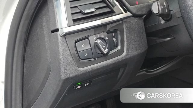 BMW 3 Series (F30) 2018 Белый из Кореи, фото 4
