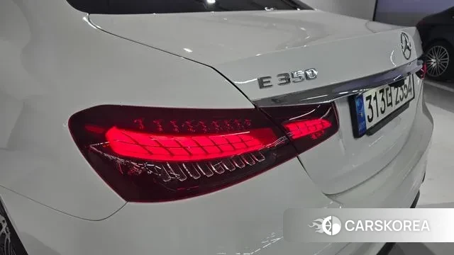 Mercedes-Benz E-Class W213 2023 Белый из Кореи, фото 4