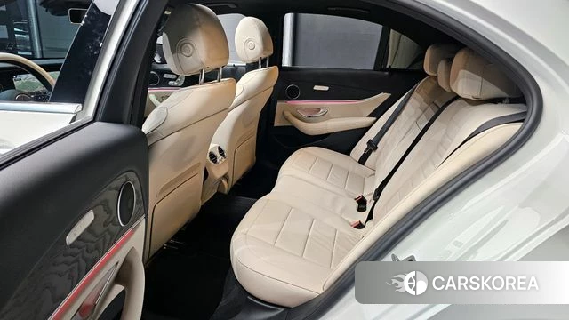 Mercedes-Benz E-Class W213 2023 Белый из Кореи, фото 4