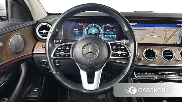 Mercedes-Benz E-Class W213 2018 Серебристо-серый из Кореи, фото 4