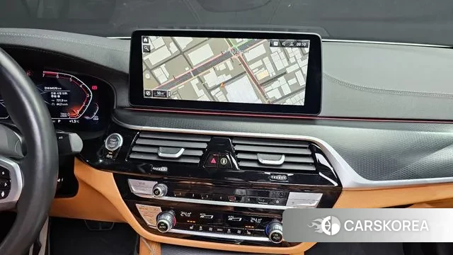 BMW 5 Series (G30) 2023 Белый из Кореи, фото 4