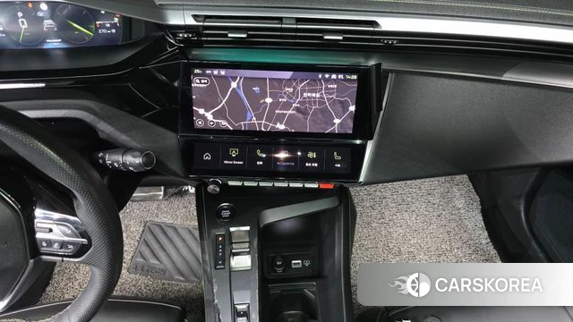 Peugeot 308 Third generation 2022 Черный из Кореи, фото 4