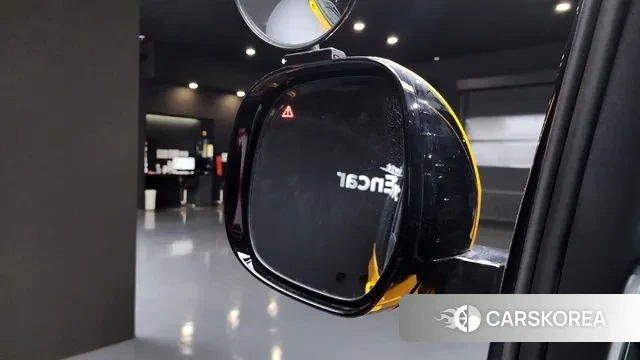 Hyundai Staria 2023 Желтый из Кореи, фото 4