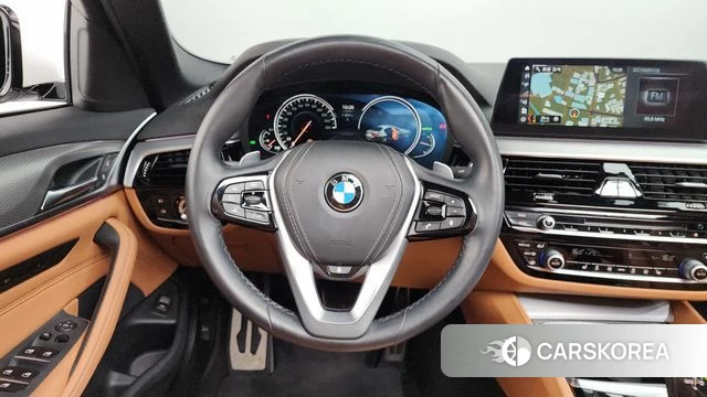 BMW 5 Series (G30) 2018 Белый из Кореи, фото 4