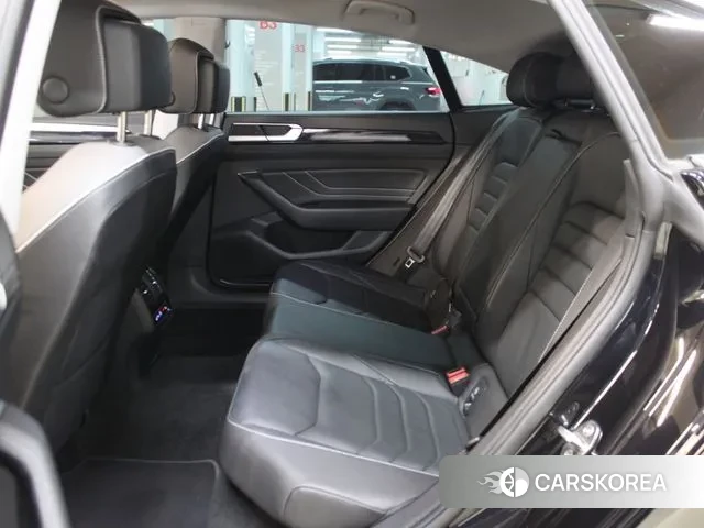 Volkswagen Arteon 2023 Черный из Кореи, фото 4