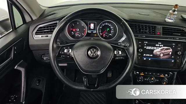 Volkswagen Tiguan second Generation 2018 Белый из Кореи, фото 4