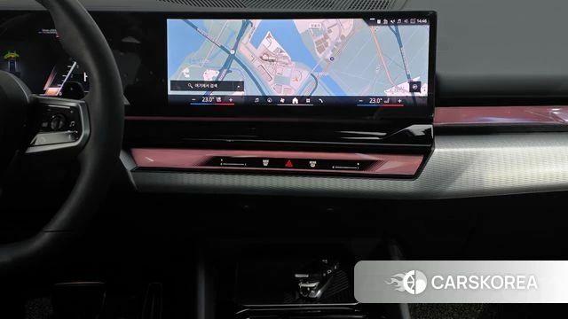 BMW 5 Series (G60) 2025 Серый из Кореи, фото 4