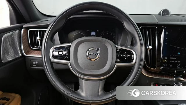 Volvo XC60 second Generation 2021 Белый из Кореи, фото 4