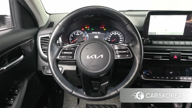 Kia Seltos 2022 Белый из Кореи, фото 4