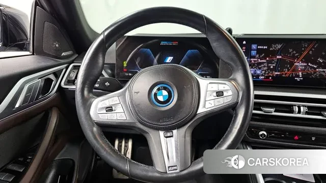 BMW i4 2023 Светло-серебряный цвет из Кореи, фото 4