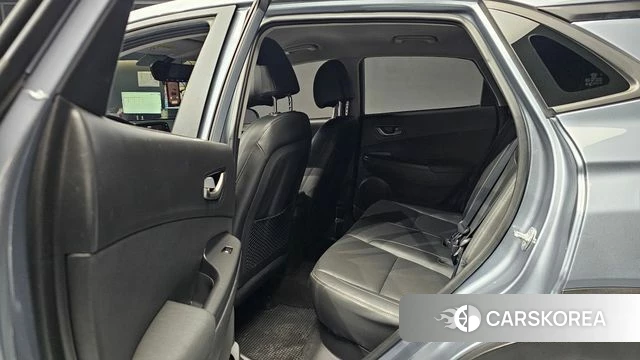 Hyundai Kona 2019 Светло-серебряный цвет из Кореи, фото 4