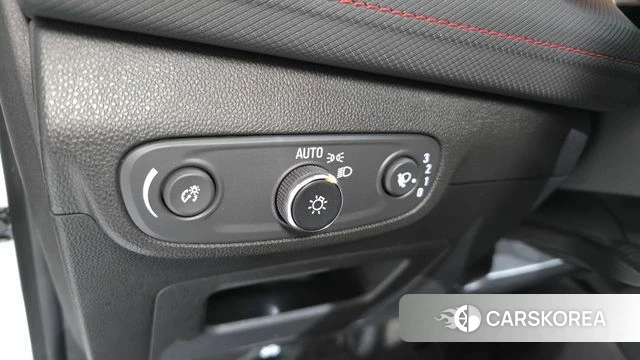 Chevrolet (GM Daewoo) The New Trail Blazer 2024 Белый из Кореи, фото 4
