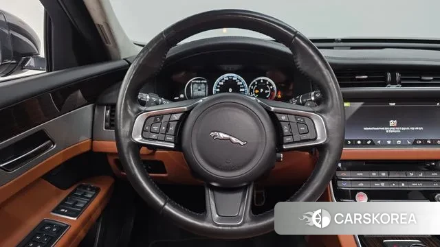 Jaguar XF (X260) 2019 Черный из Кореи, фото 4