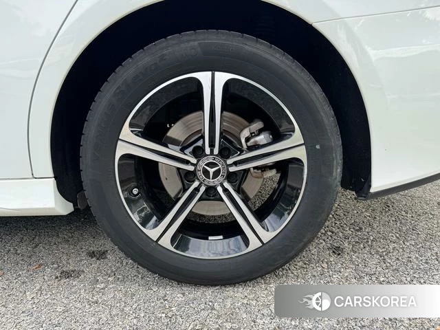 Mercedes-Benz Class A 2023 Белый из Китая, фото 4