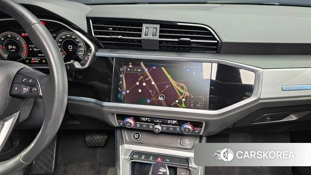 Audi Q3 (F3) 2023 Серый из Кореи, фото 4