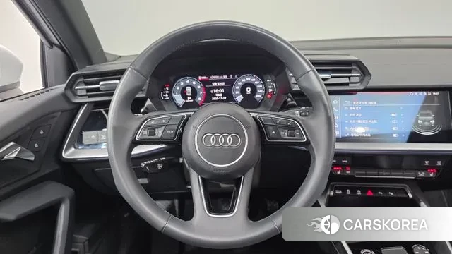 Audi A3 (8Y) 2023 Белый из Кореи, фото 4