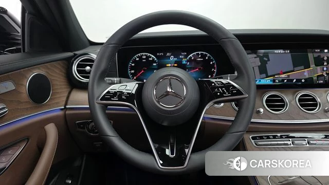 Mercedes-Benz E-Class W213 2023 Черный из Кореи, фото 4