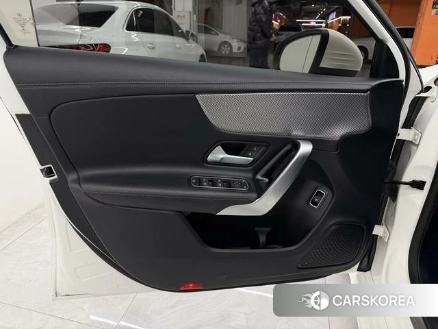 Mercedes-Benz Class A 2022 Белый из Китая, фото 4