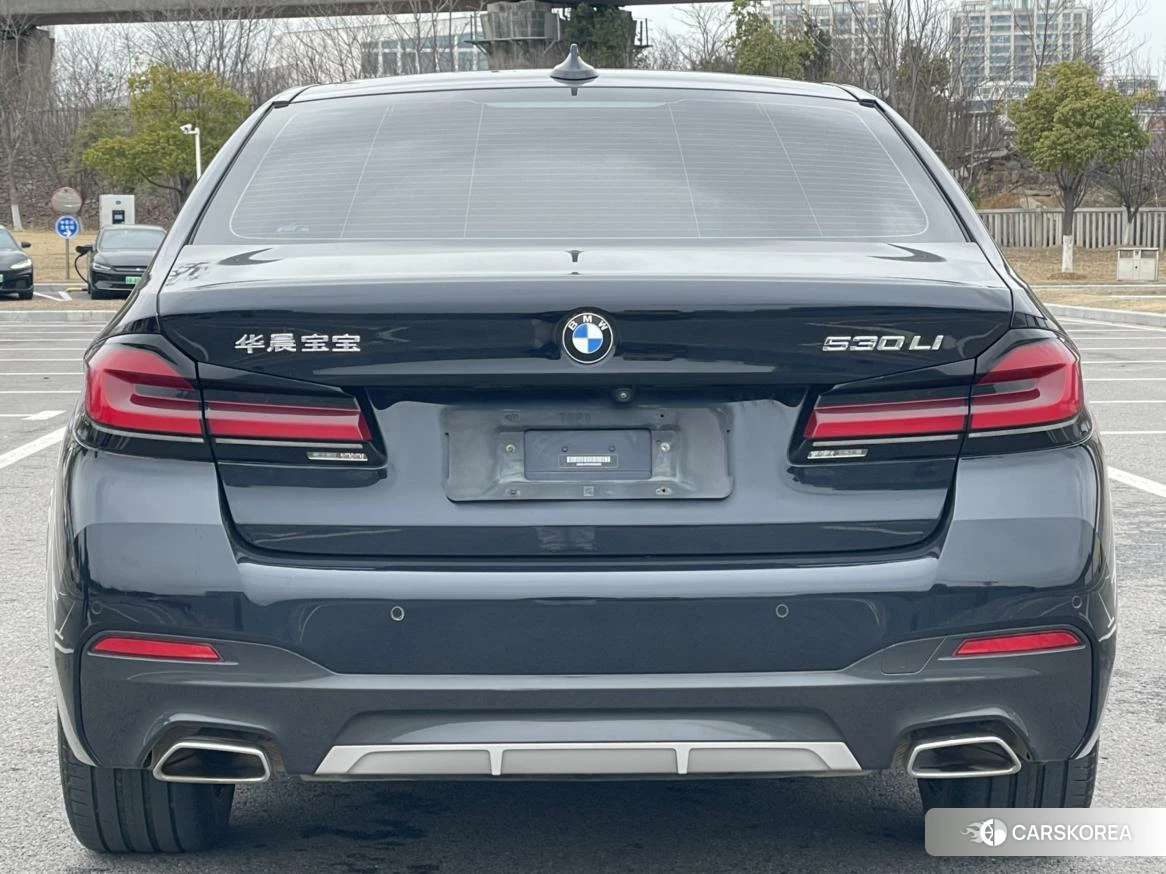 BMW 5 series 2021 Черный из Китая, фото 4