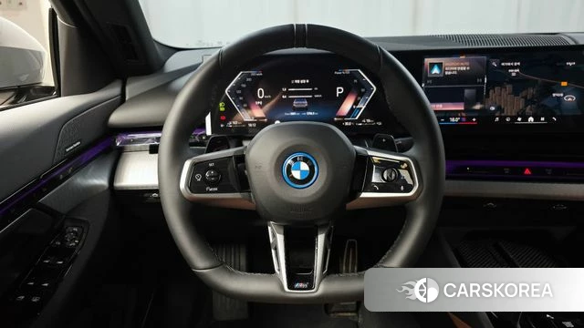 BMW 5 Series (G60) 2025 Светло-серебряный цвет из Кореи, фото 4