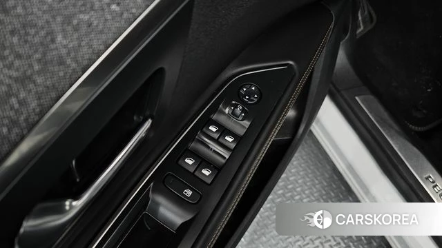 Peugeot 5008 second generation 2019 Белый из Кореи, фото 4