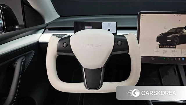 Tesla Model Y 2024 Черный из Кореи, фото 4
