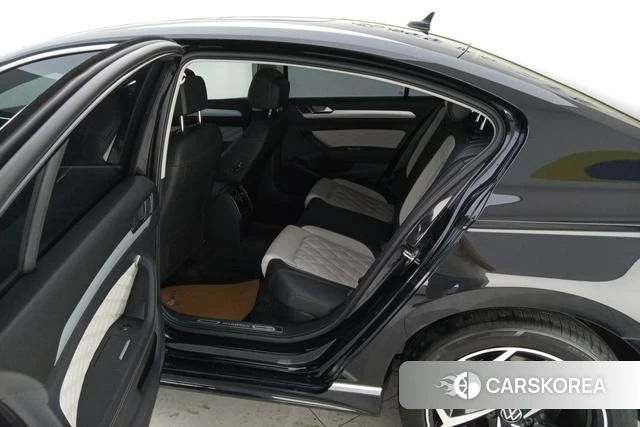 Volkswagen Magotan 2023 Черный из Китая, фото 4