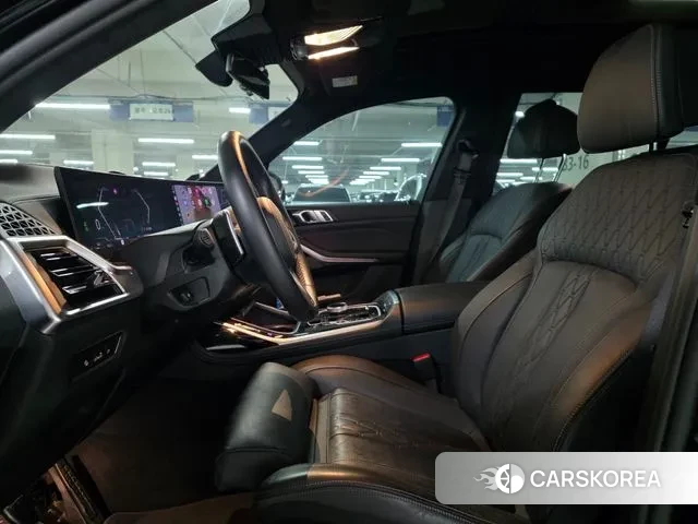 BMW X7 (G07) 2024 Черный из Кореи, фото 4