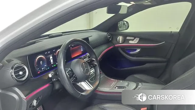 Mercedes-Benz E-Class W213 2022 Белый из Кореи, фото 4