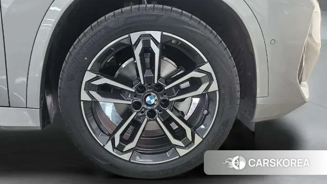 BMW X1 (U11) 2025 Серебристо-серый из Кореи, фото 4