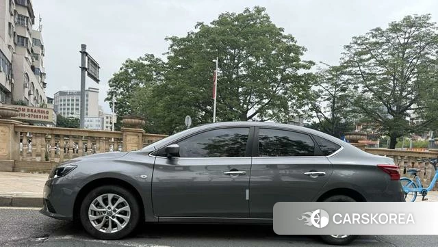 Nissan Xuan Yi 2025 Темно-серый из Китая, фото 4