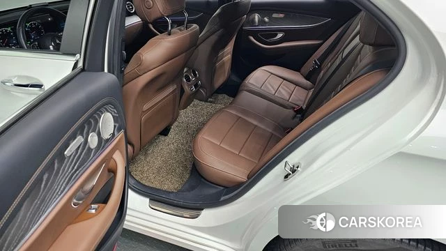 Mercedes-Benz E-Class W213 2022 Белый из Кореи, фото 4