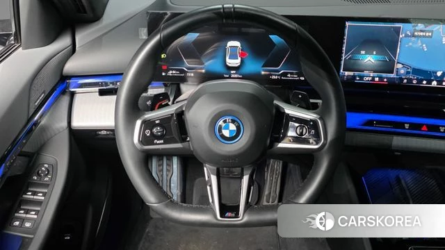 BMW 5 Series (G60) 2024 Белый из Кореи, фото 4