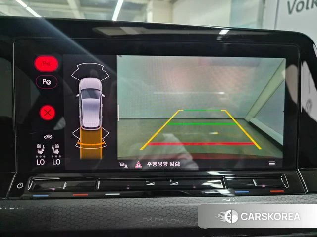 Volkswagen Golf 8th Generation 2024 Красный из Кореи, фото 4