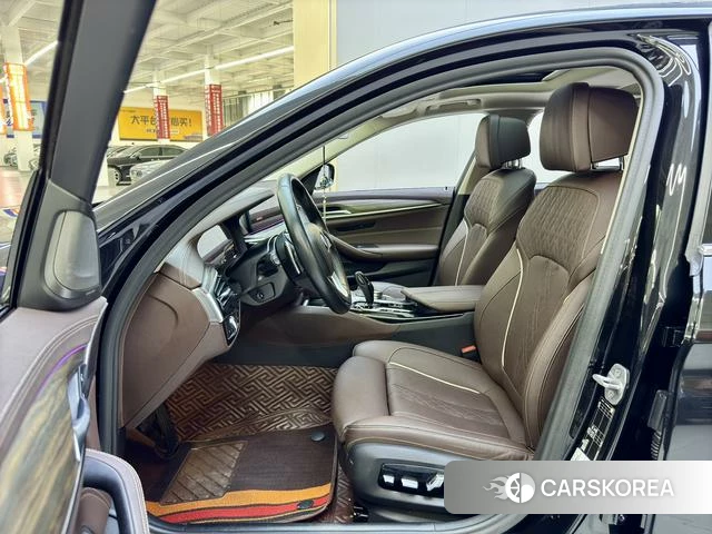 BMW 5 series 2022 Черный из Китая, фото 4
