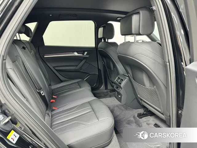 Audi Q5L 2023 Черный из Китая, фото 4