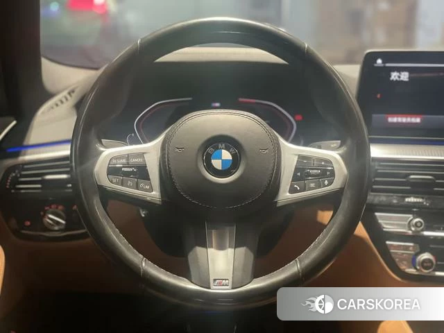 BMW 5 series (imported) 2021 Серебристо-серый из Китая, фото 4