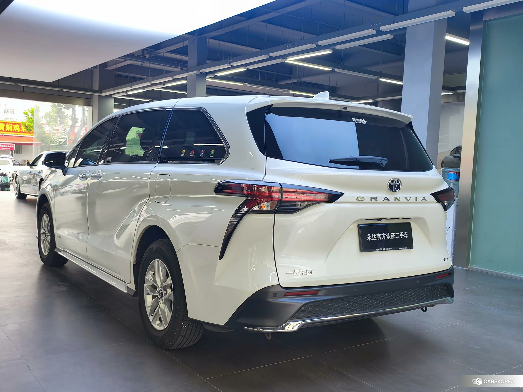 Toyota Grevia 2024 Белый из Китая, фото 4