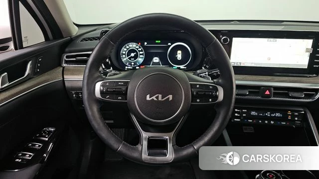 Kia K5 3rd generation 2023 Белый из Кореи, фото 4