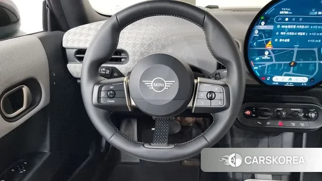 Mini Cooper S 4th Generation 2024 Светло-серебряный цвет из Кореи, фото 4
