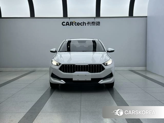 Kia K3 2022 Белый из Китая, фото 4