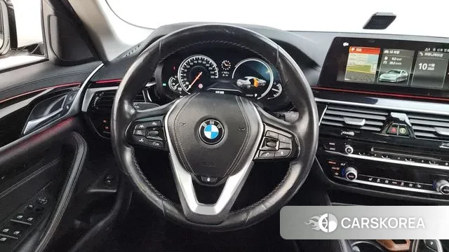 BMW 5 Series (G30) 2018 Белый из Кореи, фото 4