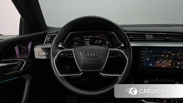 Audi e-Tron 2022 Белый из Кореи, фото 4