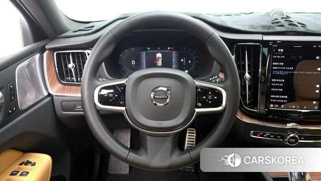 Volvo XC60 second Generation 2023 Белый из Кореи, фото 4