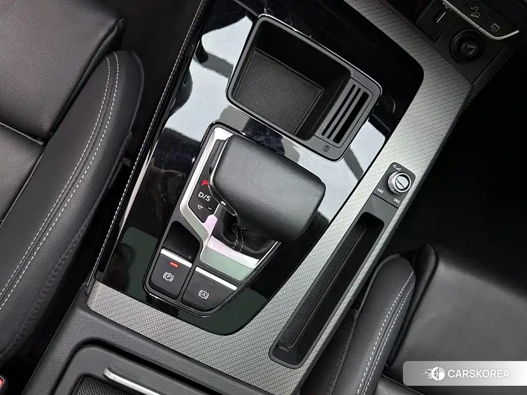 Audi Q5L 2022 Черный из Китая, фото 4