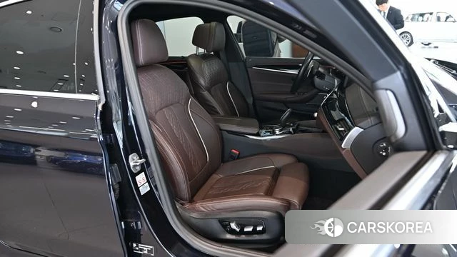 BMW 5 Series (G30) 2022 Черный из Кореи, фото 4