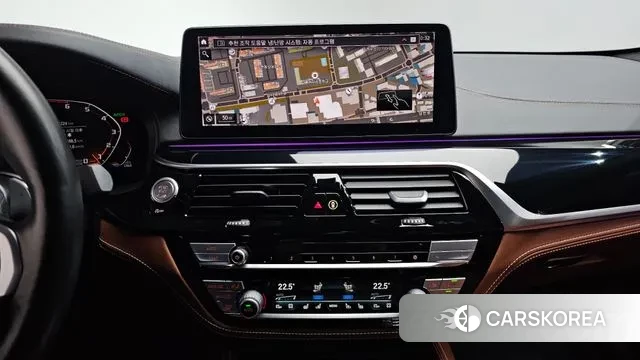 BMW 5 Series (G30) 2021 Темно-зеленый из Кореи, фото 4