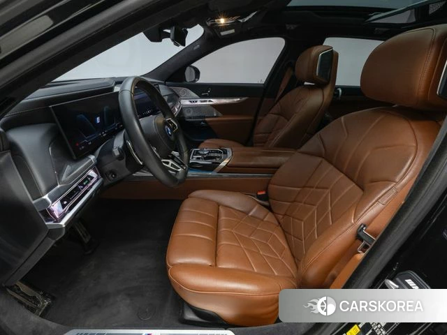 BMW i7 (G70) id 4308524 из Кореи 4