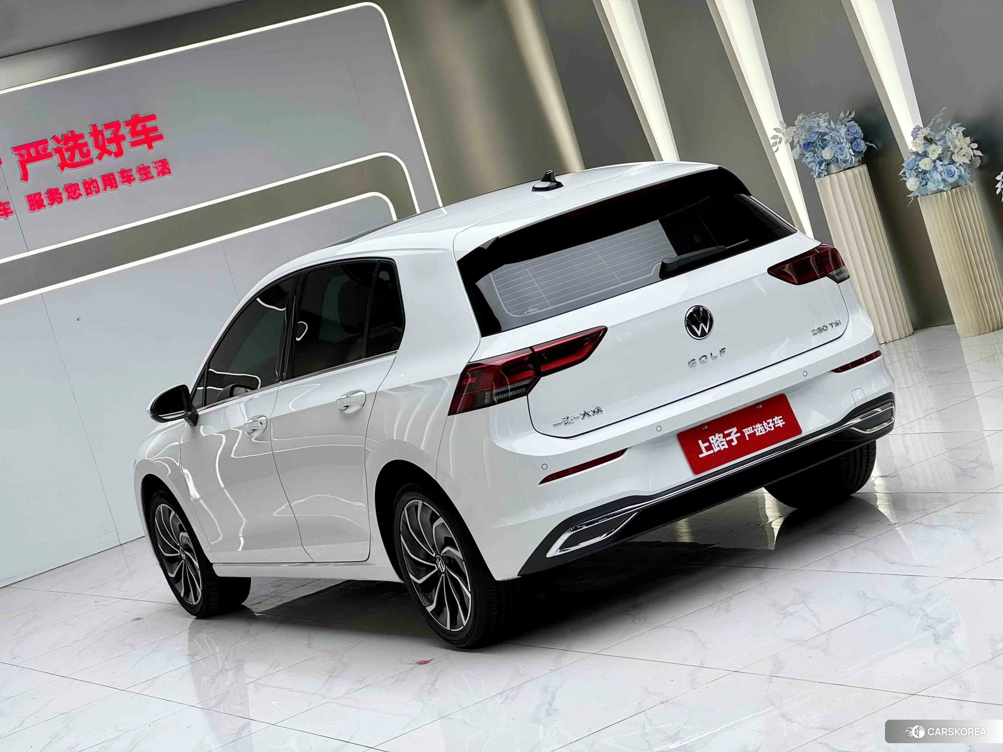 Volkswagen Golf 2024 Белый из Китая, фото 4