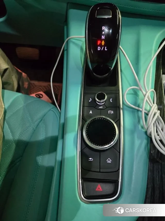 Cadillac Escalade 5th Generation 2023 Черный из Кореи, фото 4